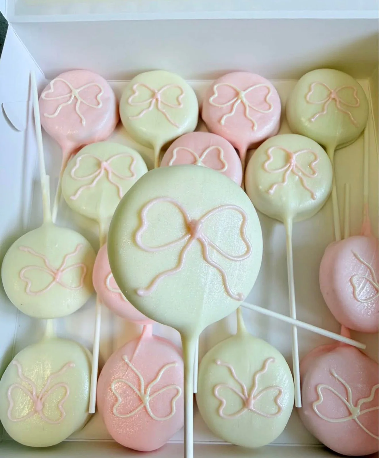 Cake Pops by Carloti Treats, photo 2