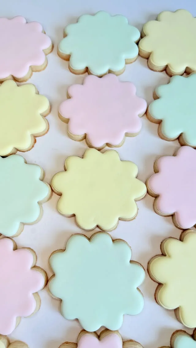 Mini cookies by Carloti Treats